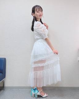 Sumire Uesaka feet photo thumbnail