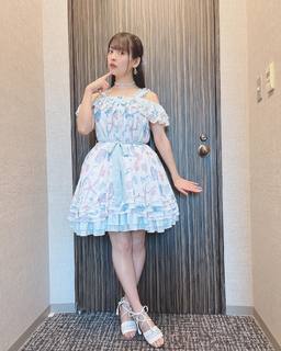 Sumire Uesaka feet photo thumbnail