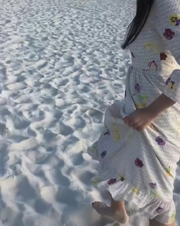 Sumire Uesaka feet photo thumbnail