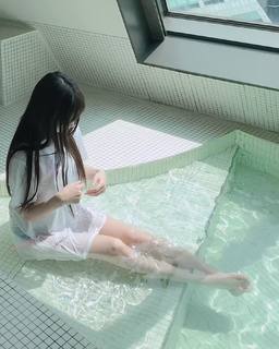 Sumire Uesaka feet photo thumbnail