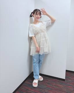 Sumire Uesaka feet photo thumbnail