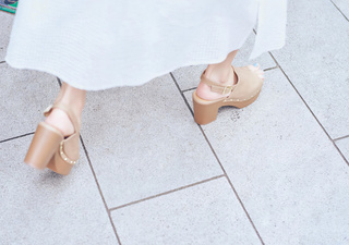 Sumire Uesaka feet photo thumbnail