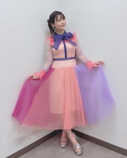 Sumire Uesaka feet photo thumbnail