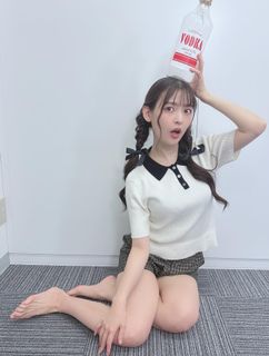 Sumire Uesaka feet photo thumbnail