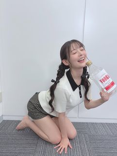 Sumire Uesaka feet photo thumbnail