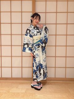 Sumire Uesaka feet photo thumbnail
