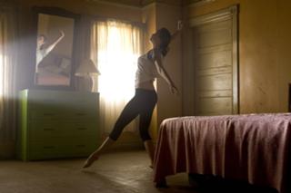 Summer Glau feet photo thumbnail