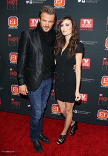Summer Glau feet photo thumbnail