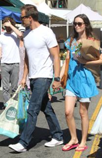 Summer Glau feet photo thumbnail