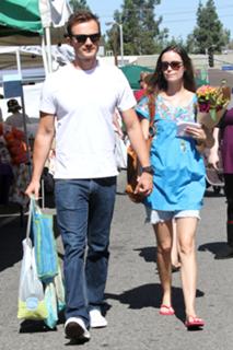 Summer Glau feet photo thumbnail