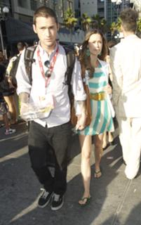 Summer Glau feet photo thumbnail