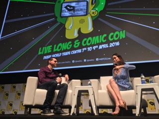 Summer Glau feet photo thumbnail