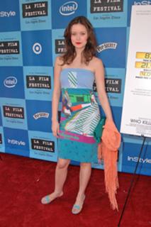 Summer Glau feet photo thumbnail