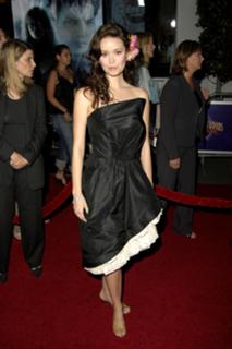 Summer Glau feet photo thumbnail
