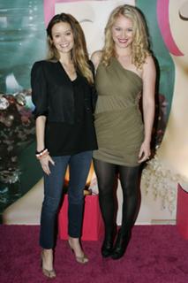 Summer Glau feet photo thumbnail