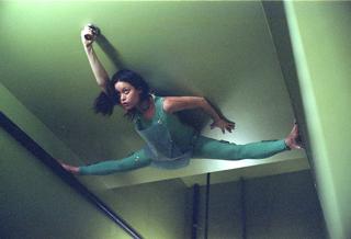 Summer Glau feet photo thumbnail