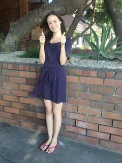 Summer Glau feet photo thumbnail