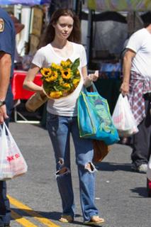 Summer Glau feet photo thumbnail