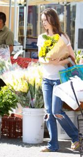 Summer Glau feet photo thumbnail