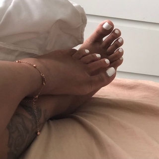 Summer Walker feet photo thumbnail