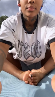 Summer Walker feet photo thumbnail