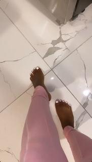 Summer Walker feet photo thumbnail