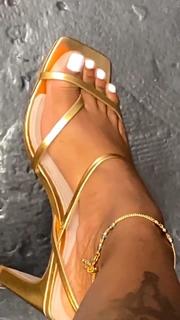 Summer Walker feet photo thumbnail