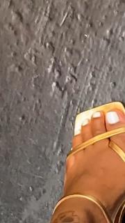 Summer Walker feet photo thumbnail