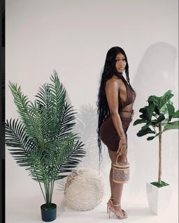 Summer Walker feet photo thumbnail