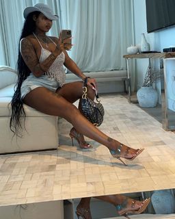 Summer Walker feet photo thumbnail