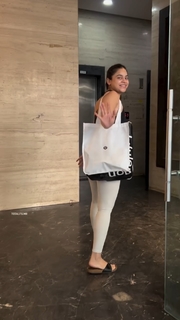 Sumona Chakraborty feet photo 14