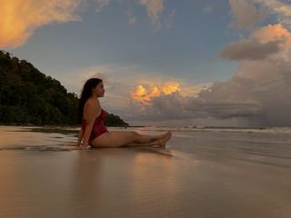 Sumona Chakraborty feet photo 3