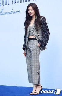 Sun-Bin Lee feet photo 3