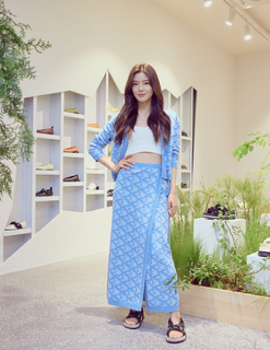 Sun-Bin Lee feet photo 13