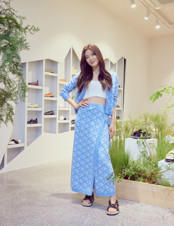 Sun-Bin Lee feet photo 12