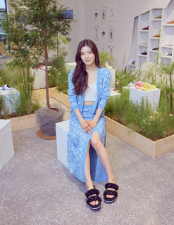 Sun-Bin Lee feet photo 10