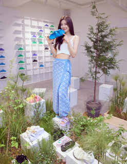 Sun-Bin Lee feet photo 9