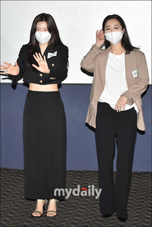 Sun-Bin Lee feet photo 16