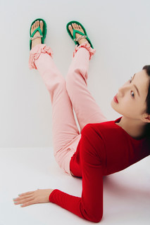 Sun-Bin Lee feet photo 2