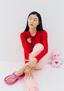 Sun-Bin Lee feet photo 17