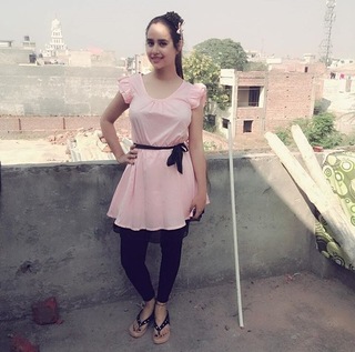 Sunanda Sharma feet photo thumbnail
