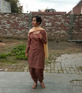 Sunanda Sharma feet photo thumbnail