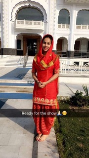 Sunanda Sharma feet photo thumbnail