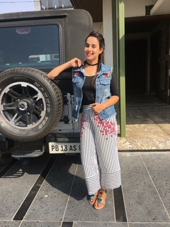 Sunanda Sharma feet photo thumbnail