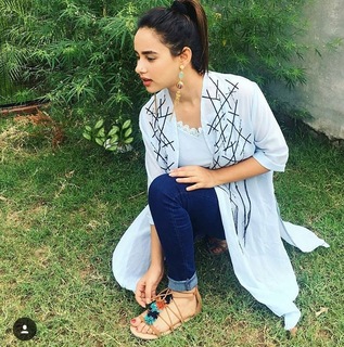 Sunanda Sharma feet photo thumbnail