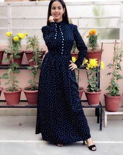 Sunanda Sharma feet photo thumbnail