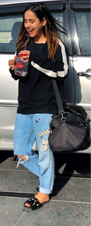 Sunanda Sharma feet photo thumbnail