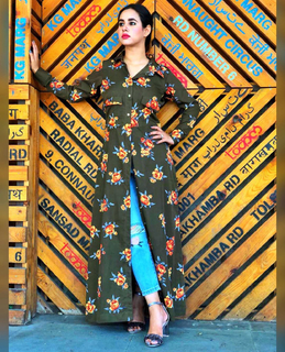 Sunanda Sharma feet photo thumbnail