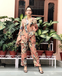 Sunanda Sharma feet photo thumbnail