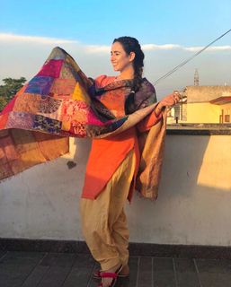 Sunanda Sharma feet photo thumbnail